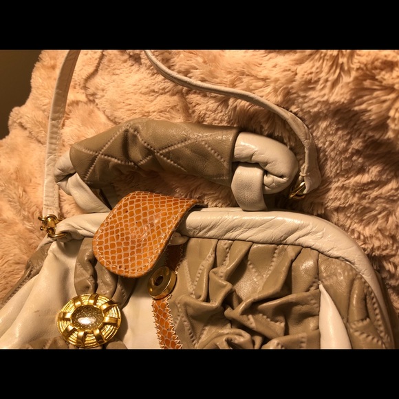 New York, New York Crossbody Handbag - Picture 2 of 8